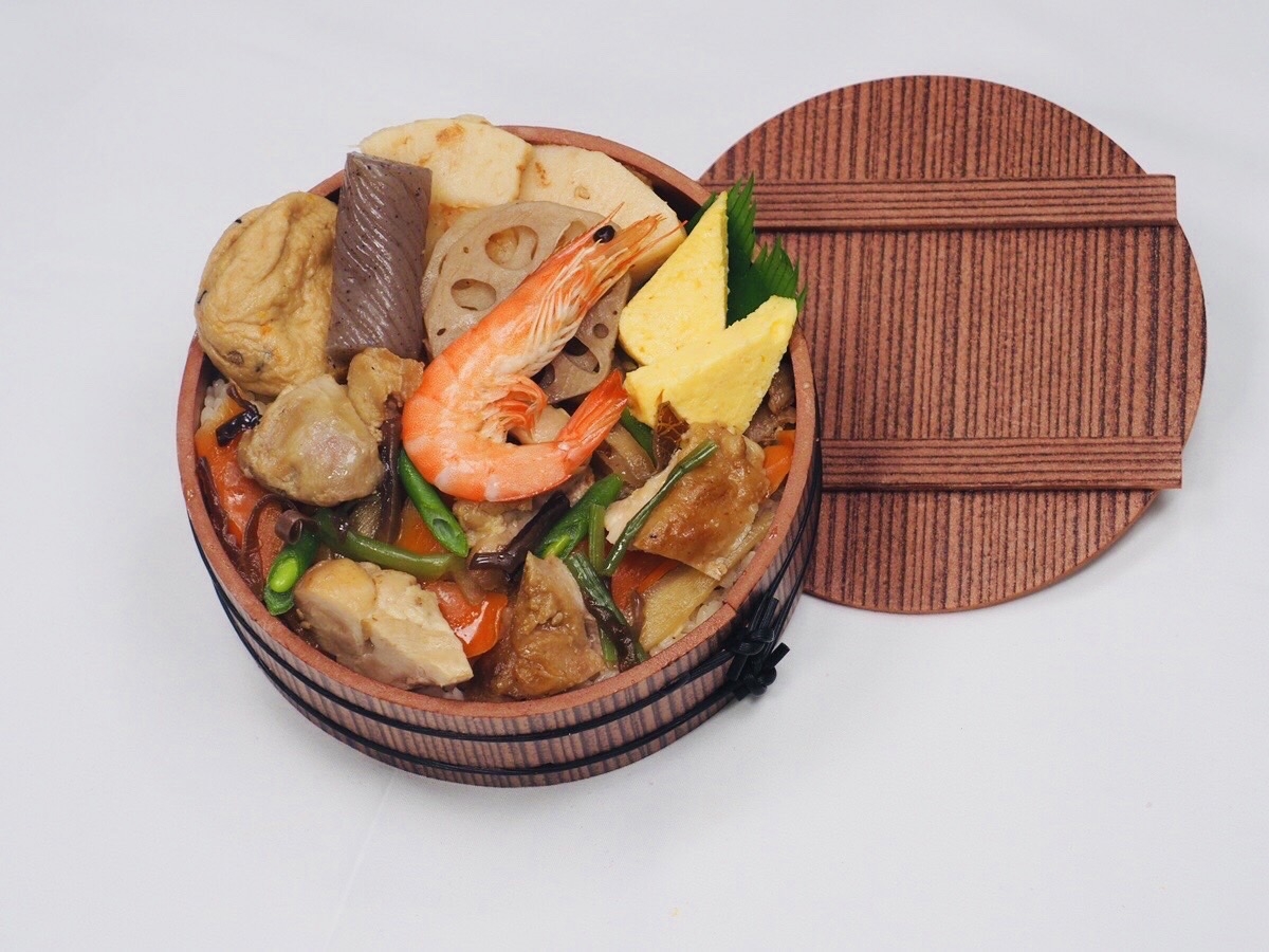 地鶏の照り焼きと五目釜めし