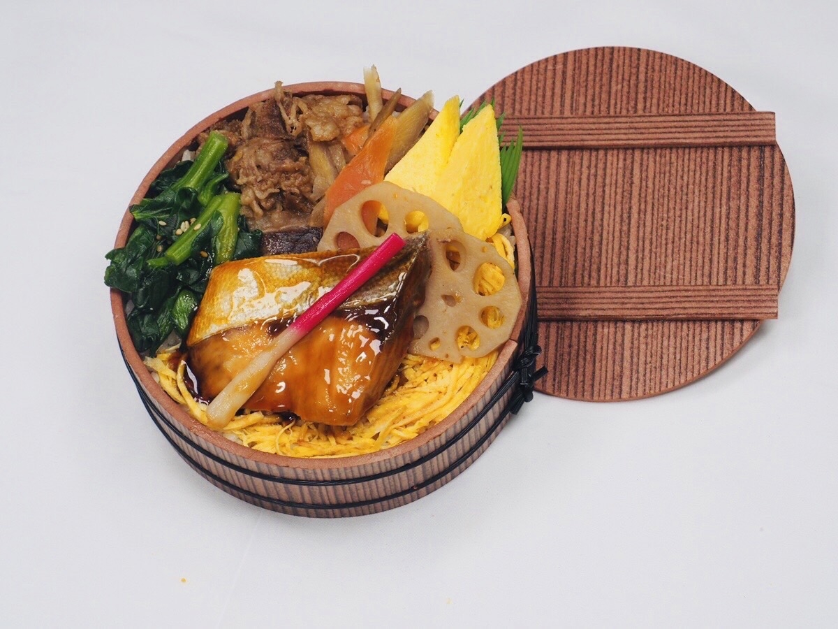 天然鰤の照焼きと釜めし