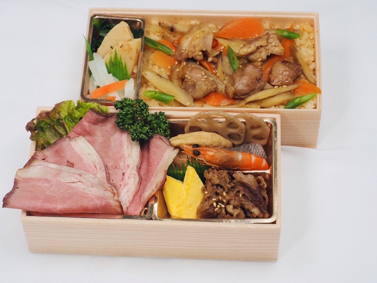 黒毛和牛ローストビーフと地鶏の五目飯二段御膳