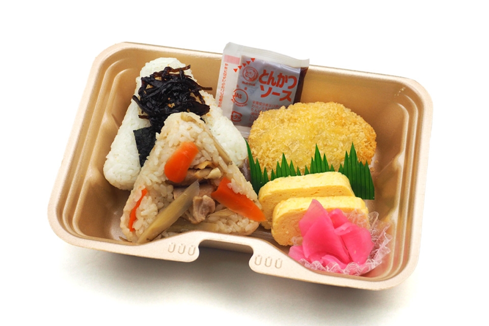 おにぎり２個おかずセット（昆布佃煮・厳選鶏五目）